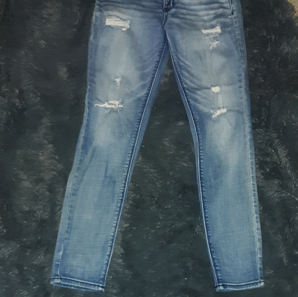 American eagle ripped skinny jeans